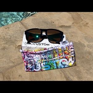 Brand NEW Oakley men’s Holbrook black sunglasses